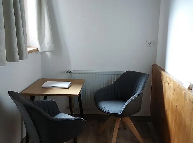 לינה וארוחת בוקר Gaestehaus Rita